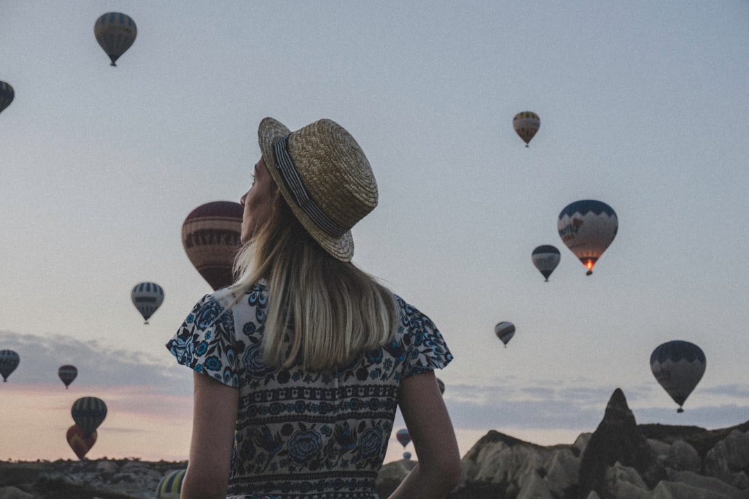 Solo czy w grupie? Porównanie podróży 1 Photo Solo travel