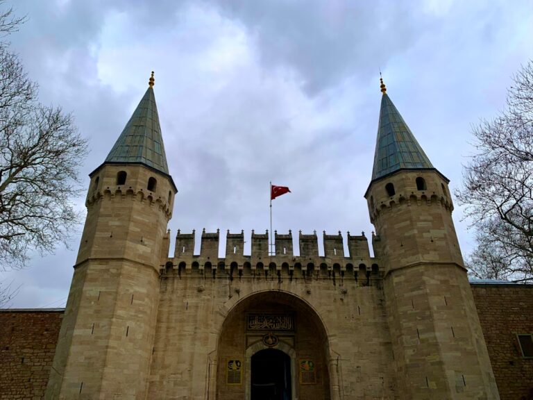 Przewodnik po najpiękniejszych zamkach w Europie 1 Photo European castles