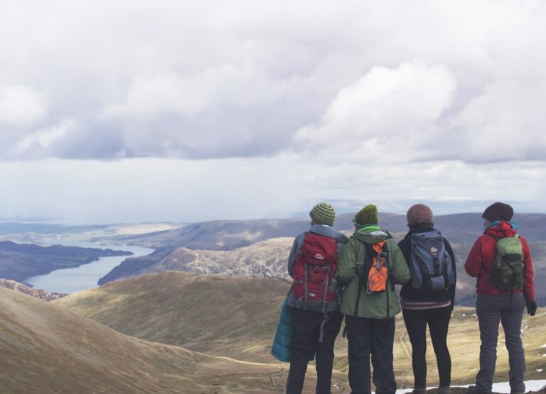 Photo Family hiking