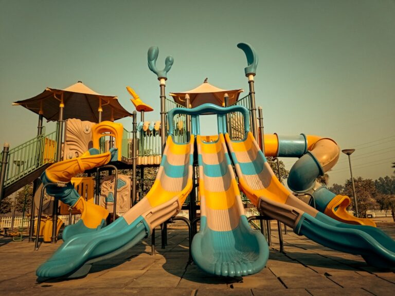 Wakacje z dziećmi w parkach linowych: idealna zabawa! 1 Photo Adventure playground